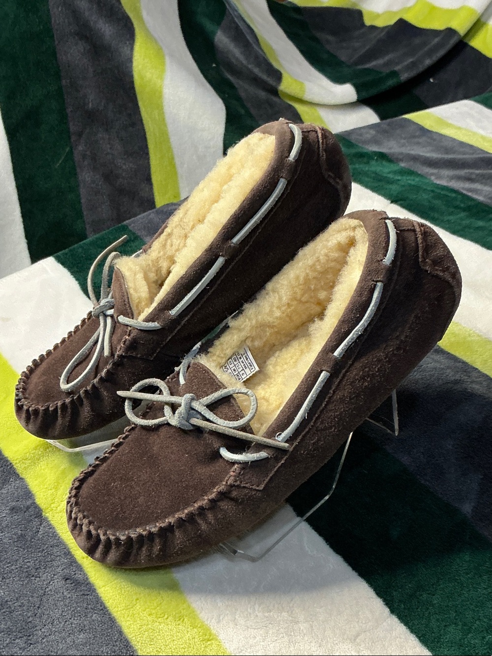 UGG Women’s Brown Suede Moccasin Slippers with Shearling Lining Size 9 - Picture 7 of 16